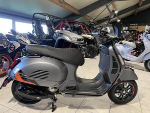 ② VESPA GTS SUPER SPORT 310