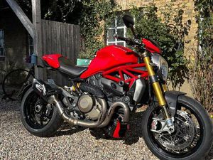 DUCATI MONSTER 1200S