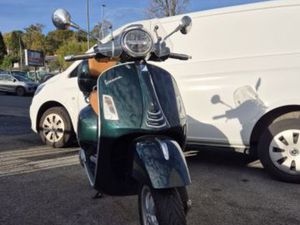 VESPA GTS 300 2019 300 CM3 | SCOOTER | 14 700 KM | VERT | 64200 BIARRITZ