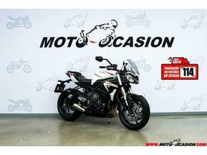 TRIUMPH - STREET TRIPLE