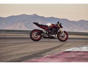 TRIUMPH STREET TRIPLE 765 RX