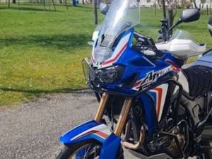 AFRIKA TWIN LIMITIERTE LACKIERUNG