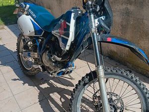 SUZUKI 350 DR
