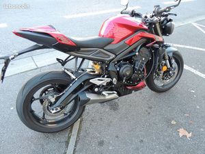 MOTO TRIUMPH STREET TRIPLE 765 RS