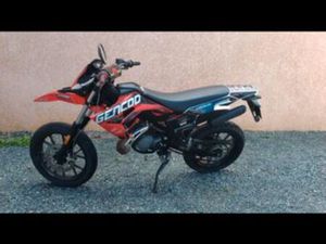 MOTO 50 CC NOIR/ROUGE/BLANCHE