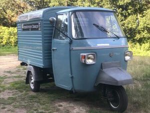 TRIPORTEUR VESPA 125 CC