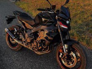 YAMAHA MT 09 A2 2025 FULL OPTION AKRA
