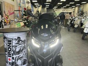 PIAGGIO MP3 530 HPE EXCLUSIVE