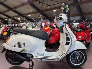 ② VESPA GTS SUPER TECH 310