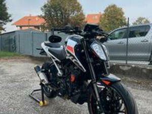 KTM DUKE 390