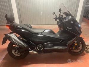 YAMAHA T MAX 560 - 2025