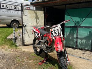 HONDA CRF →