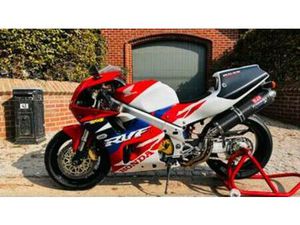 MOTOREN TE KOOP HONDA RC 45 REPLICA, 996, VESPA GTS 125 — MOTOREN | HONDA — MARKTPLAATS