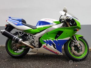 KAWASAKI ZXR750