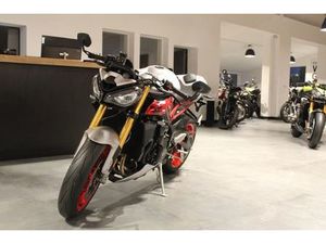 TRIUMPH STREET TRIPLE RX