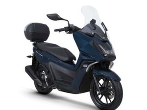 KYMCO SKYTOWN KYMCO SKYTOWN 125 2024 ROK (RATY TRANSPORT CALY KRAJ) CZARNY