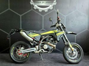 VENDO FANTIC MOTOR XMF 125 MOTARD PERFORMANCE 4T (2023 - 24) USATA A MERATE (CODICE 9888718) - MOTO.IT