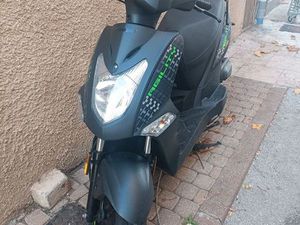 SCOOTEUR KYMCO 50