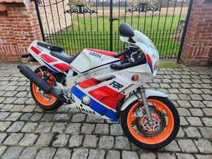 ② FZR 600 1989