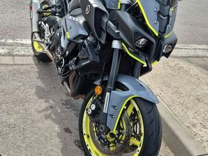 YAMAHA MT-10 NIGHT FLUO 2018 EN EXCELLENT ÉTAT