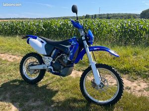YAMAHA 250 WRF - ENTIÈREMENT RESTAURÉE, AVEC UN DÉMARREUR ÉLECTRIQUE, HOMOLOGUÉE POUR LA ROUTE ET PASSÉE AU CONTRÔLE TECHNIQUE AVEC SUCCÈS
