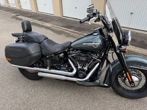 HARLEY DAVIDSON SOFTAIL HERITAGE 114