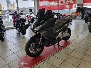 HONDA FORZA 750 MIT ZUBEHÖR