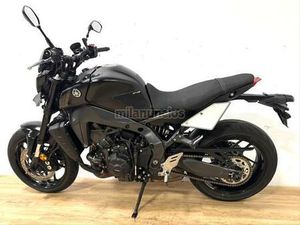 YAMAHA - MT 09