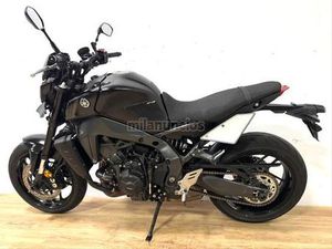 YAMAHA - MT 09