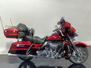 HARLEY-DAVIDSON CVO ULTRA CLASSIC - FLHTCUSE4