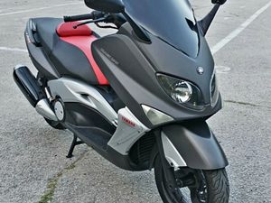 YAMAHA T-MAX →