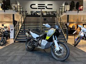 HUSQVARNA NORDEN 901 EXPEDITION BLACK WEEKEND DEMO SUPERDEA