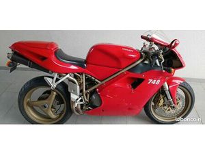 DUCATI SUPERBIKE 748 STRADA BIPOSTO 23825 KMS 27/11/1998 MODÈLE 1999 MOTO ENTIÈREMENT D'ORIGINE BIENTÔT COLLECTION , AUCUNE BIDOUILLE DESSUS ,JUSTE DES ÉCHAPPEM