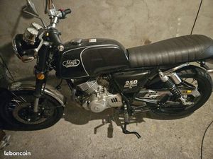VENDS MASH 250 BLACKSEVEN DE 2018. PEU ROULEE MOINS DE 2000KM