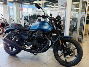 MOTO GUZZI V7 STONE 850 2025 850 CM3 | MOTO ROADSTER | 200 KM | BLEU | 06700 ST LAURENT DU VAR