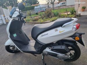 SCOOTER KISBEE BLANC ÉTAT NEUF