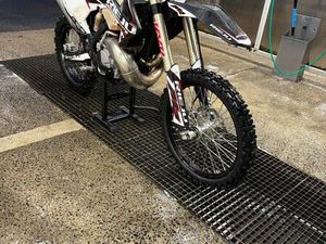 300 MR RACING RIEJU 2022