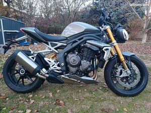 TRIUMPH SPEED TRIPLE 1200 RS