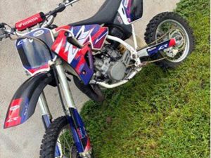 MOTO CROSS 80 CR ANNÉE 2000