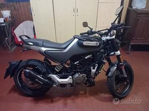 HUSQVARNA SVARTPILEN 125 - 2023