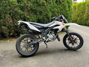 X TREME SUPERMOTO