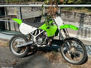 KAWASAKI 80 KX GRANDES ROUES– RÉNOVÉ