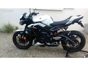 MOTO TRIUMPH STREET TRIPLE R