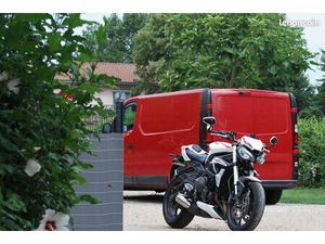 TRIUMPH STREET TRIPLE 660S