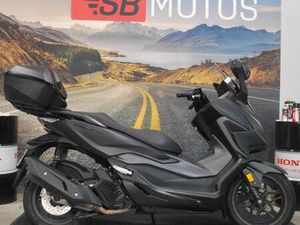 ② HONDA FORZA 125 (ANNÉE DE CONSTRUCTION 2021)