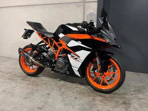 ② KTM RC390 MET AKRAPOVIC (OOK VOOR A2)