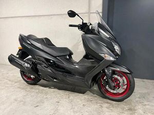 ② SUZUKI AN 400 BURGMAN LAATSTE GENERATIE EN MOOI ONDERHOUDEN