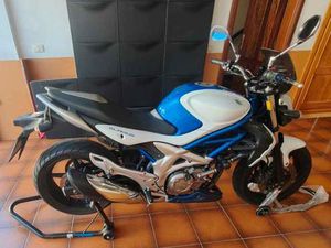 SUZUKI - GLADIUS (2010)