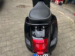 VESPA GTS 300 SCHWARZ