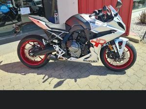 SUZUKI GSX-R 800 2025